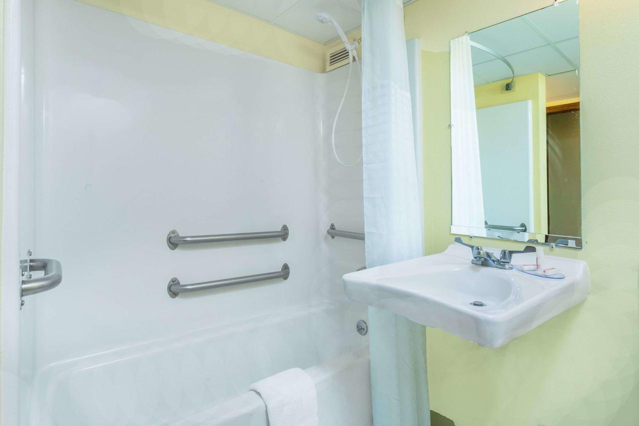 Dickson City Days Inn By Wyndham Scranton Pa מראה חיצוני תמונה